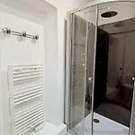 14 Au 3eme Etage, Un Superbe T2 Bis D'environ 60m2, Climatise Et Entierement Equipe Avec Terrasse Privee, Dans Un Immeuble Authentique Du 18 Eme Siecle