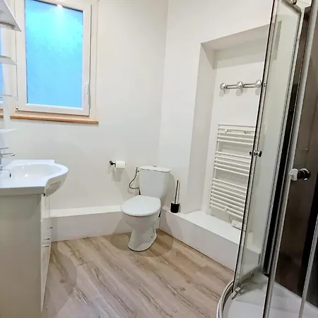 14 Au 3eme Etage, Un Superbe T2 Bis D'environ 60m2, Climatise Et Entierement Equipe Avec Terrasse Privee, Dans Un Immeuble Authentique Du 18 Eme Siecle * אמלי-לה-באינס-פללדה
