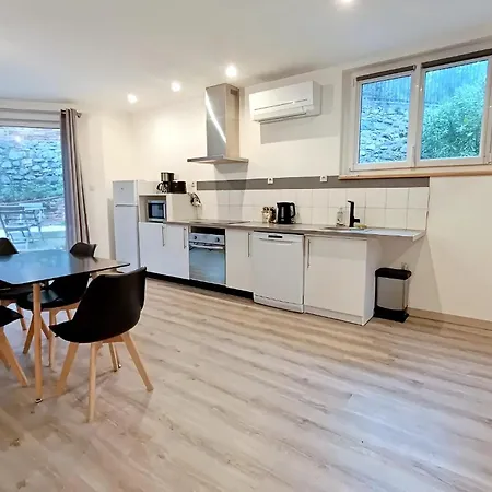 דירה 14 Au 3eme Etage, Un Superbe T2 Bis D'environ 60m2, Climatise Et Entierement Equipe Avec Terrasse Privee, Dans Un Immeuble Authentique Du 18 Eme Siecle אמלי-לה-באינס-פללדה