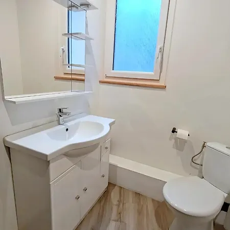 14 Au 3eme Etage, Un Superbe T2 Bis D'environ 60m2, Climatise Et Entierement Equipe Avec Terrasse Privee, Dans Un Immeuble Authentique Du 18 Eme Siecle *