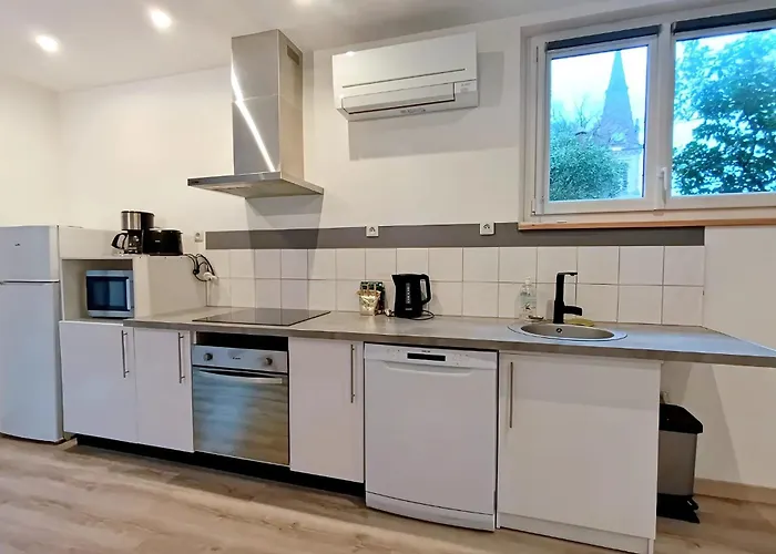 14 Au 3ème étage, Un Superbe T2 Bis D'environ 60m2, Climatisé Et Entièrement équipé Avec Terrasse Privée, Dans Un Immeuble Authentique Du 18 ème Siècle Amélie-les-Bains-Palalda