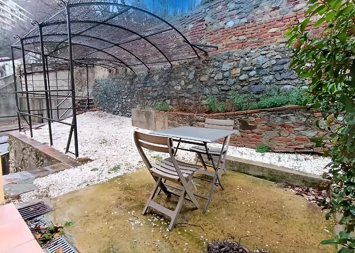 14 Au 3ème étage, Un Superbe T2 Bis D'environ 60m2, Climatisé Et Entièrement équipé Avec Terrasse Privée, Dans Un Immeuble Authentique Du 18 ème Siècle Amélie-les-Bains-Palalda